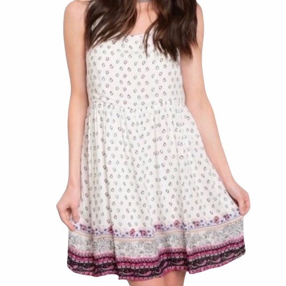 NWT Flattering Quality Great Color, Pattern Detail - Picture 7 of 7